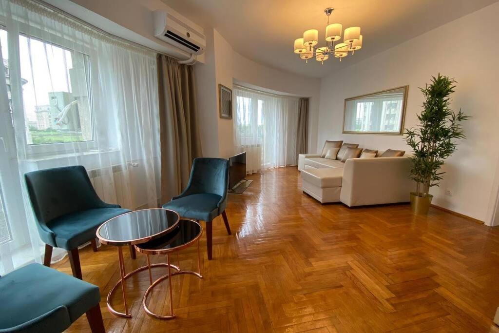 Ferienwohnung New Luxury Flat In Front Of The Parliament At Unirii Bukarest Exterior foto